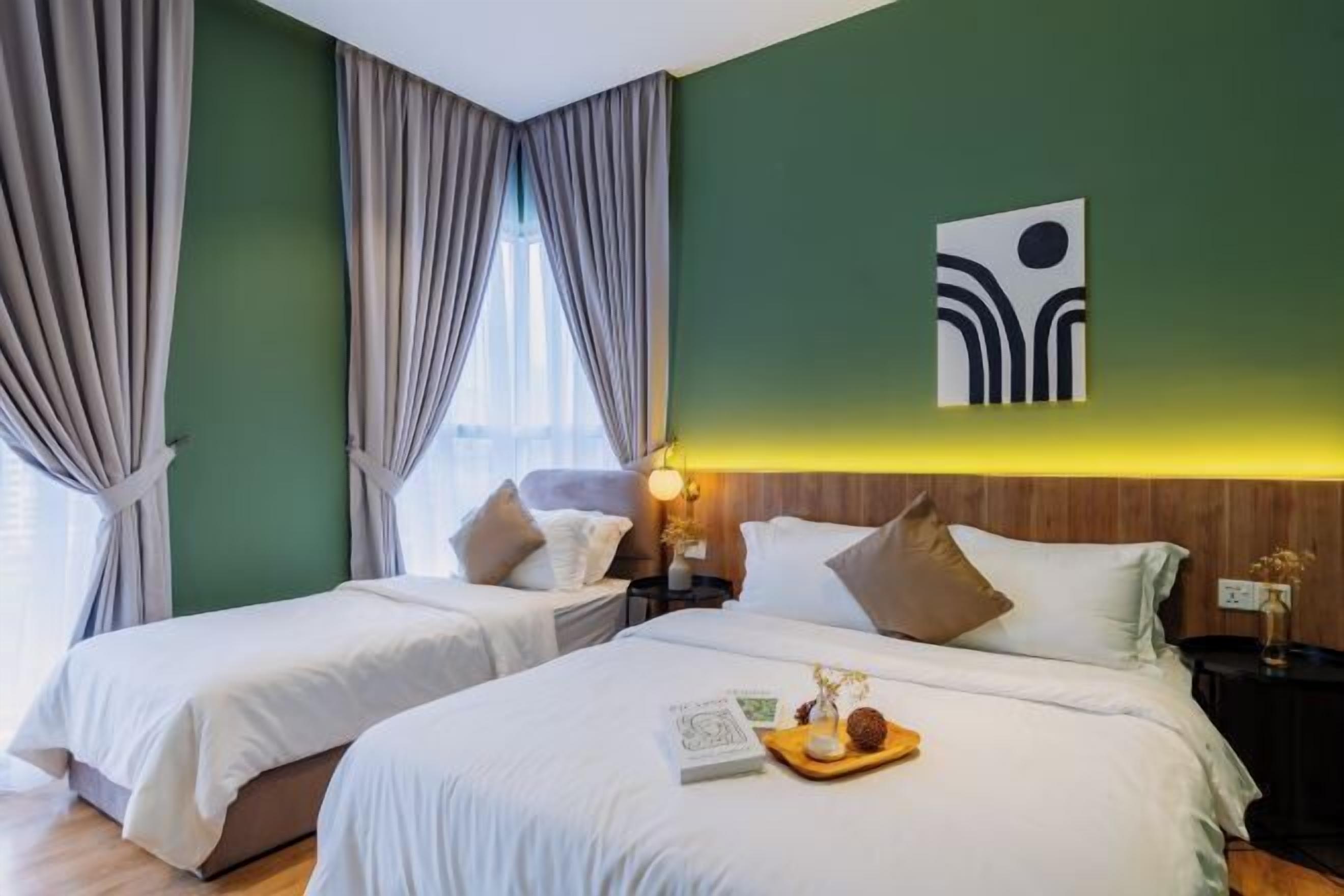 Laptop workspace, iron/ironing board, free WiFi, bed sheets