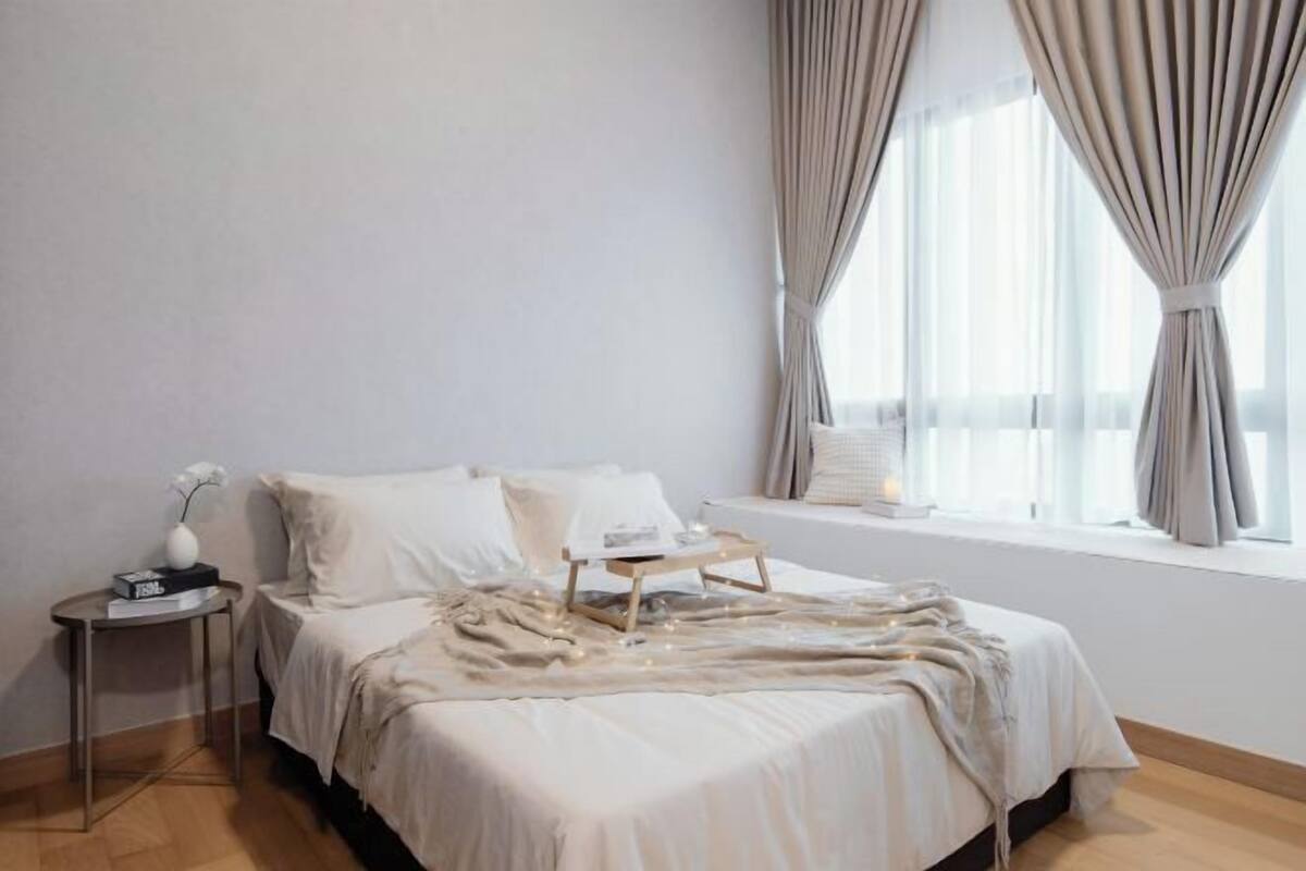 1 dormitori i espai de treball apte per a portàtils