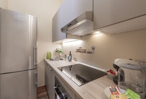Fridge, oven, stovetop, dishwasher - BnButler - Pontaccio, 4 with terrace (Milano)