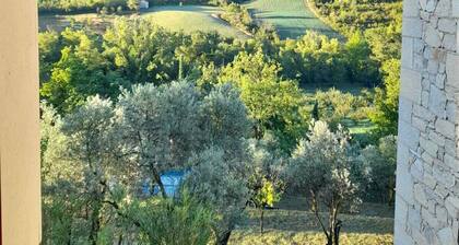 Charming 6-person 3-bedroom villa with swimming pool and breathtaking views