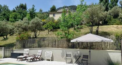 Charmante villa 6 personnes 3 chambres avec piscine et vue imprenable