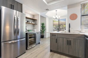 Fridge, microwave, oven, stovetop - 2BR CozySuites at Kierland Commons with pool #03 (Scottsdale)