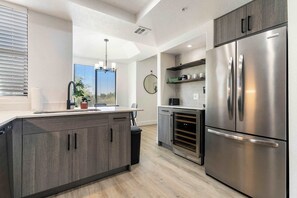 Fridge, microwave, oven, stovetop - 2BR CozySuites at Kierland Commons with pool #10 (Scottsdale)