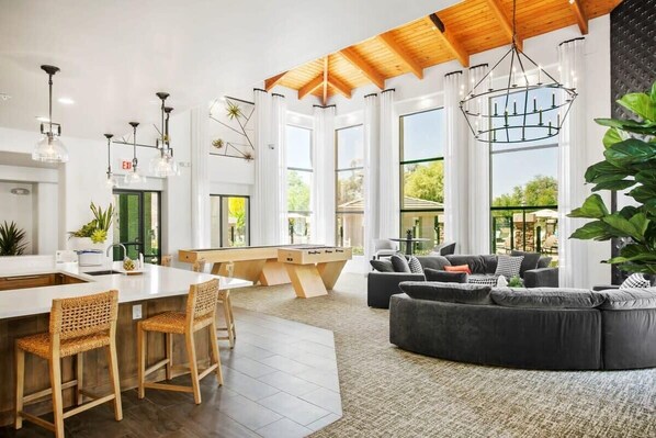 Interior - 2BR CozySuites at Kierland Commons with pool #10 (Scottsdale)