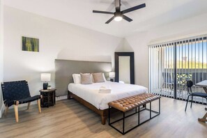 1 bedroom, desk, iron/ironing board, WiFi - CozySuites at Kierland Commons with pool#15 (Scottsdale)