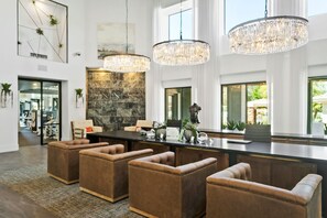 Lobby - CozySuites at Kierland Commons with pool#15 (Scottsdale)