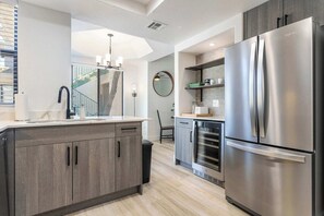 Fridge, microwave, oven, stovetop - TWO CozySuites at Kierland Commons with pool (Scottsdale)