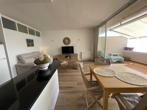 TV