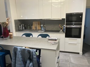 MikrovÄgsugn, ugn, spishÀll och diskmaskin