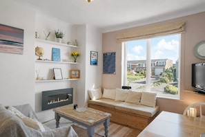 TV, fireplace, stereo - Apartment, Expansive Sea Views, Private Parking (Westward Ho!)