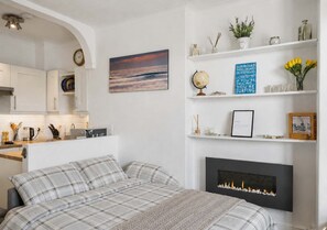 Interior - Apartment, Expansive Sea Views, Private Parking (Westward Ho!)