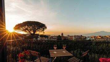 Luxury Suite, Balcony, Sea View | Room amenity