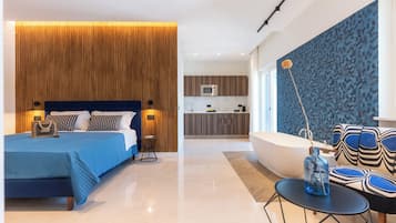 Luxury Studio Suite, Hot Tub, Sea View | 1 bedroom, hypo-allergenic bedding, memory-foam beds, in-room safe