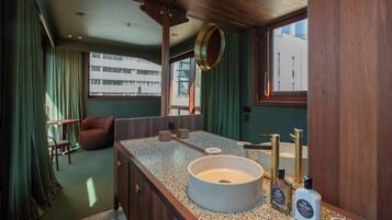 Room, 1 King Bed, Balcony | Frette Italian sheets, premium bedding, Select Comfort beds