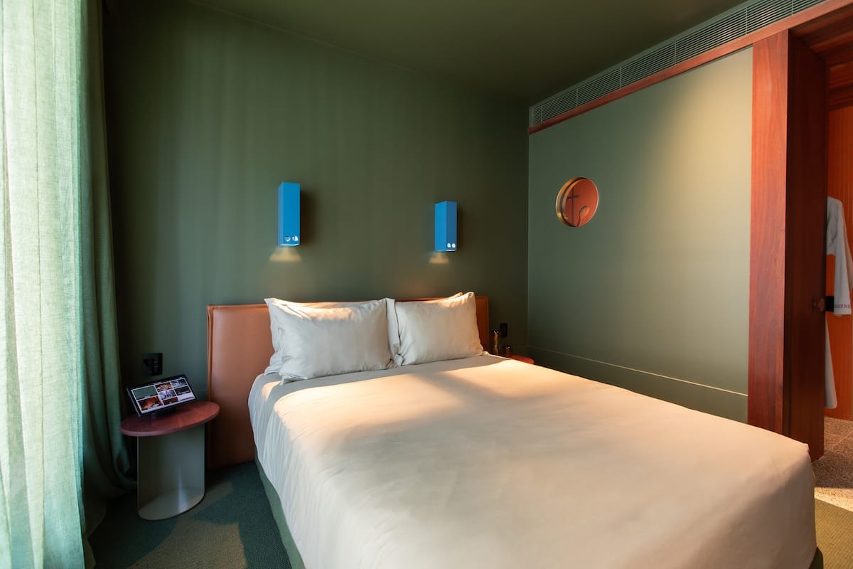 General Admission Queen | Frette Italian sheets, premium bedding, Select Comfort beds