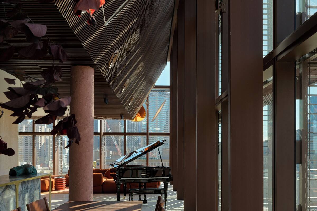 Penthouse, 1 Tempat Tidur King (Headliner) | Ruang makan