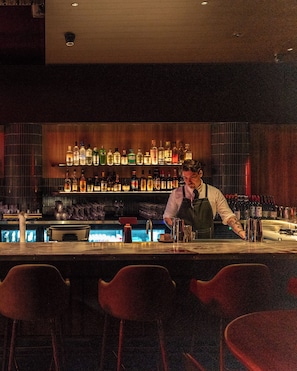 Bar (on property) - Hyde Melbourne Place (Melbourne)