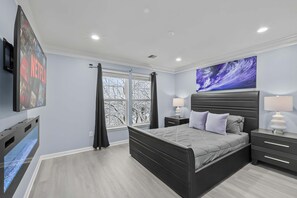 5 bedrooms, desk, iron/ironing board, WiFi - Luxe Getaway | Hot Tub, Sauna, Theater & Game Room (East Stroudsburg)