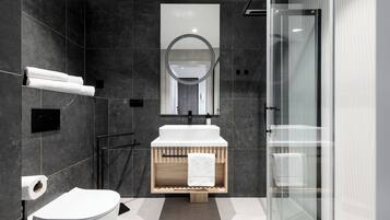 Suite | Badezimmer | Dusche, Regendusche, Haartrockner, Handtücher
