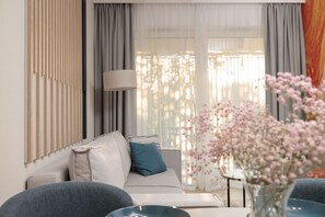 Schallisolierte Zimmer, kostenloses WLAN, Bettwäsche