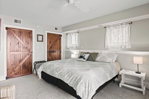 4 Schlafzimmer, Bügeleisen/Bügelbrett, Reisekinderbett, WLAN