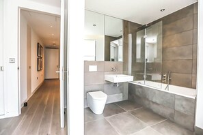 Ducha y secador de pelo