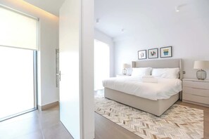 2 bedrooms, iron/ironing board, WiFi, bed sheets - Beautiful, modern, light flat in Shoreditch (a) (Greater London)