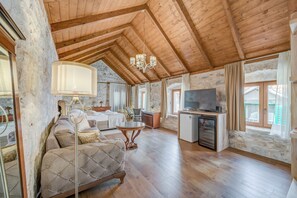 Deluxe-Apartment | Daunenbettdecken, kostenloses WLAN