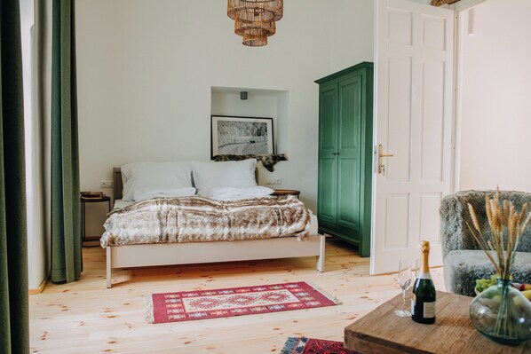 12 bedrooms, desk, iron/ironing board, WiFi