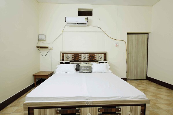 2 bedrooms, WiFi, bed sheets - Welcome to our luxurious homestay "MK SHIVA" in Ranipur, Mahmoorganj, Varanasi. (Varanasi)