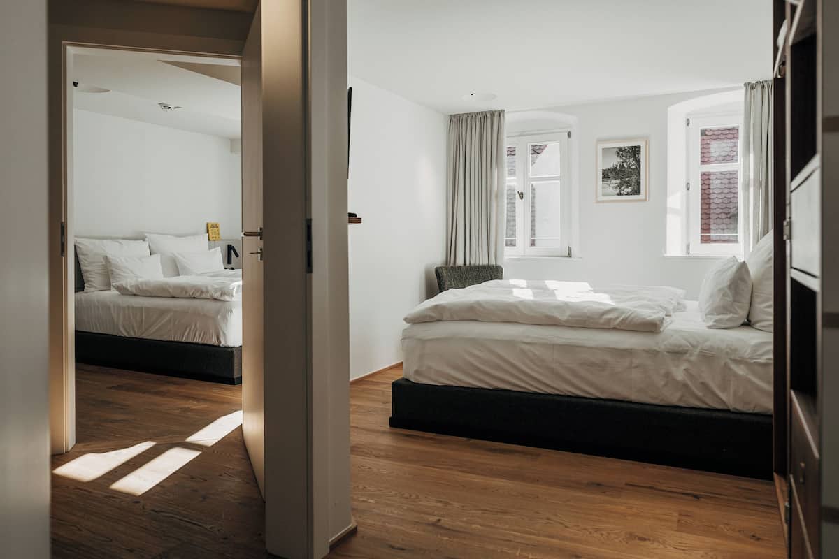 Family Room | 1 bedroom, in-room safe, blackout curtains, soundproofing