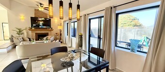 Luxurious Ajijic 2 Bedroom House - Huge Patio - Bikes - Gym - Pickleball Court