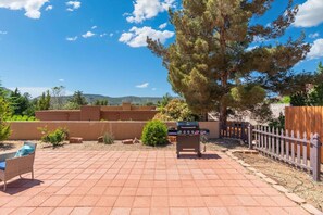 Unclassified image, 5 of 45, button