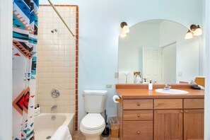 Unclassified image, 2 of 45, button