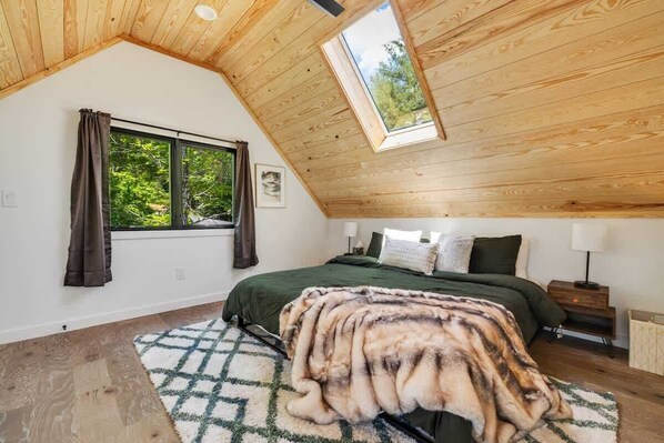 1 habitación, tabla de planchar con plancha, wifi gratis y ropa de cama