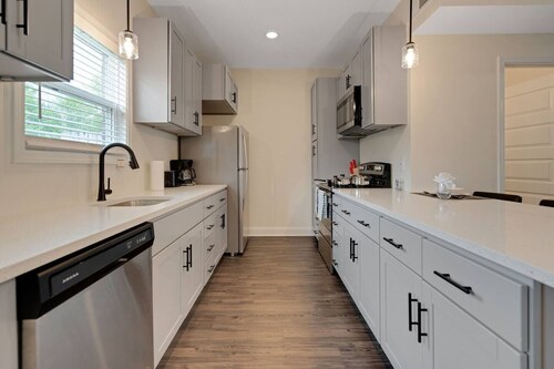 Get comfortable and enjoy 2 bedroom with 2.5 bathroom  at this spacious unit