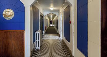 This apartment is a 2 bedroom(s), 1 bathrooms, located in Rochester, NY.