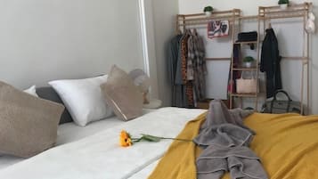 Family House | 3 bedrooms, in-room safe, iron/ironing board, free WiFi