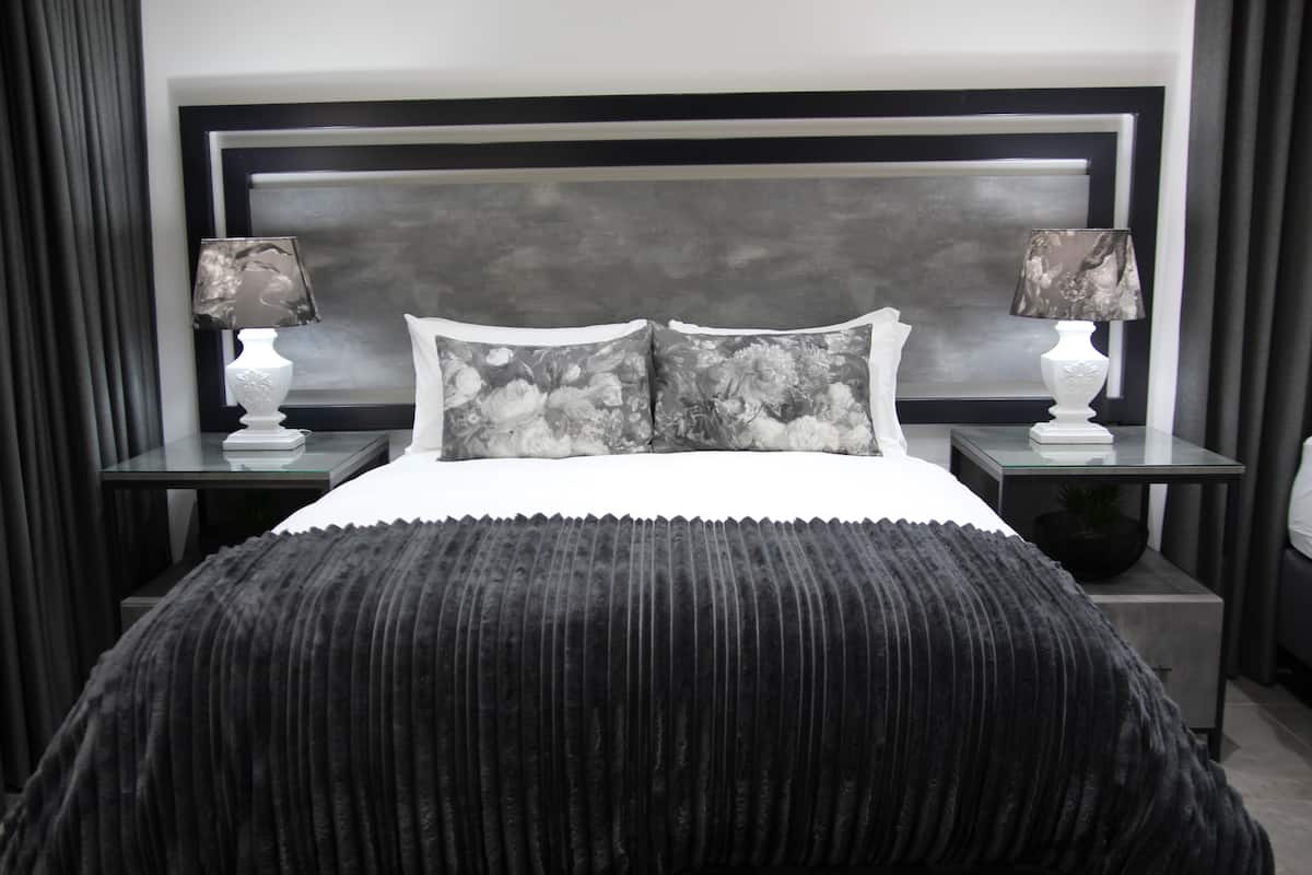 Luxury Double Room, Patio, Garden View | In-room safe, free WiFi