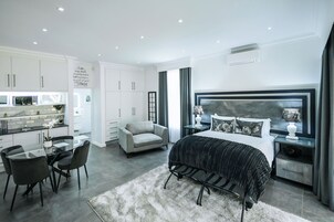 In-room safe, free WiFi