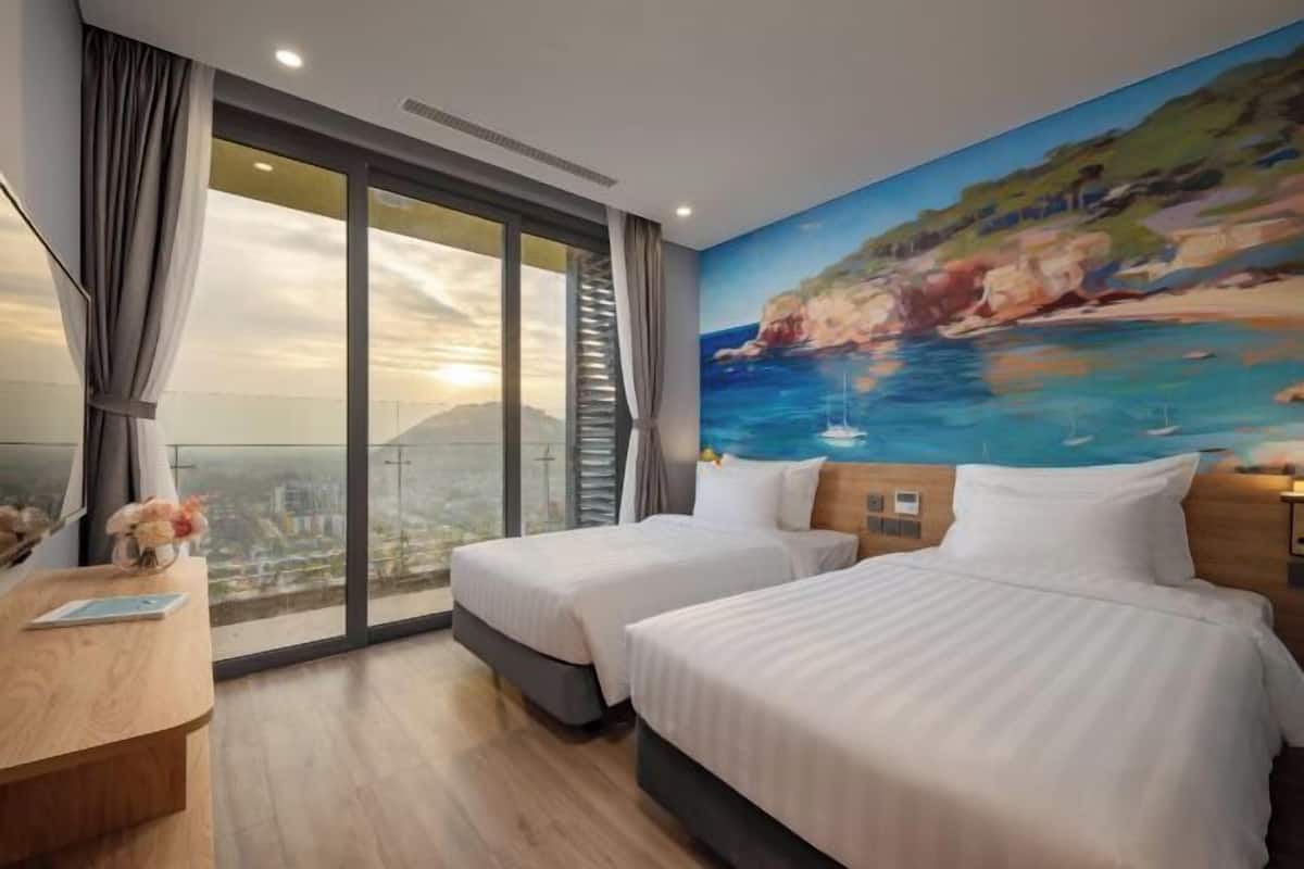 1 bedroom, desk, soundproofing, free WiFi