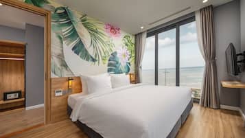 Kamar Premier, 1 Tempat Tidur King, pemandangan samudra | Meja kerja, kedap suara, Wi-Fi gratis, dan seprai linen
