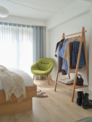 Ropa de cama hipoalergénica y cortinas blackout 
