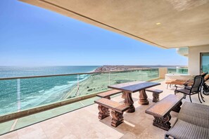 屋外ダイニングエリア