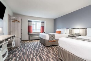 1 bedroom, desk, iron/ironing board, Internet - Coratel Inn & Suites by Jasper Rochester-Comfort 2 Queen Bed Non-Smoking (Rochester)