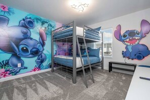 4 bedrooms, iron/ironing board, travel cot, free WiFi - Luxury Stay Near Disney – Storey Lake Resort 2568 (Kissimmee)