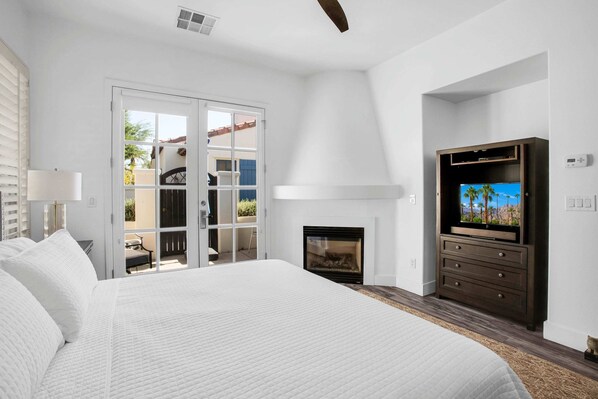 Skrivebord, strykejern/-brett, wi-fi og sengetøy