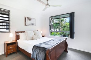 2 bedrooms, iron/ironing board, travel crib, free WiFi