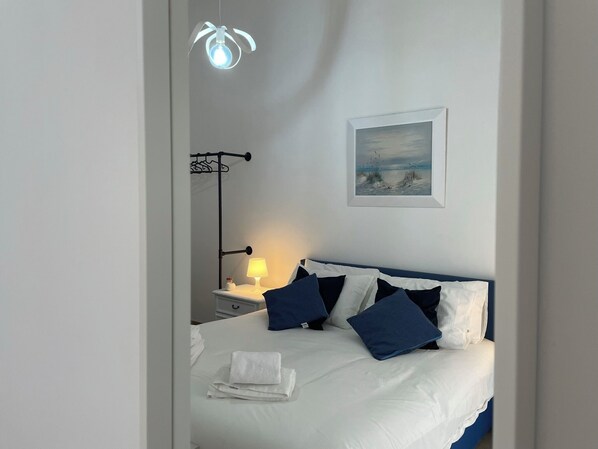 2 bedrooms, WiFi, bed sheets - Facility located in the city center, near the Pane e Pomodoro beach (Bari)