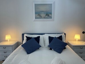 2 bedrooms, WiFi, bed sheets - Facility located in the city center, near the Pane e Pomodoro beach (Bari)